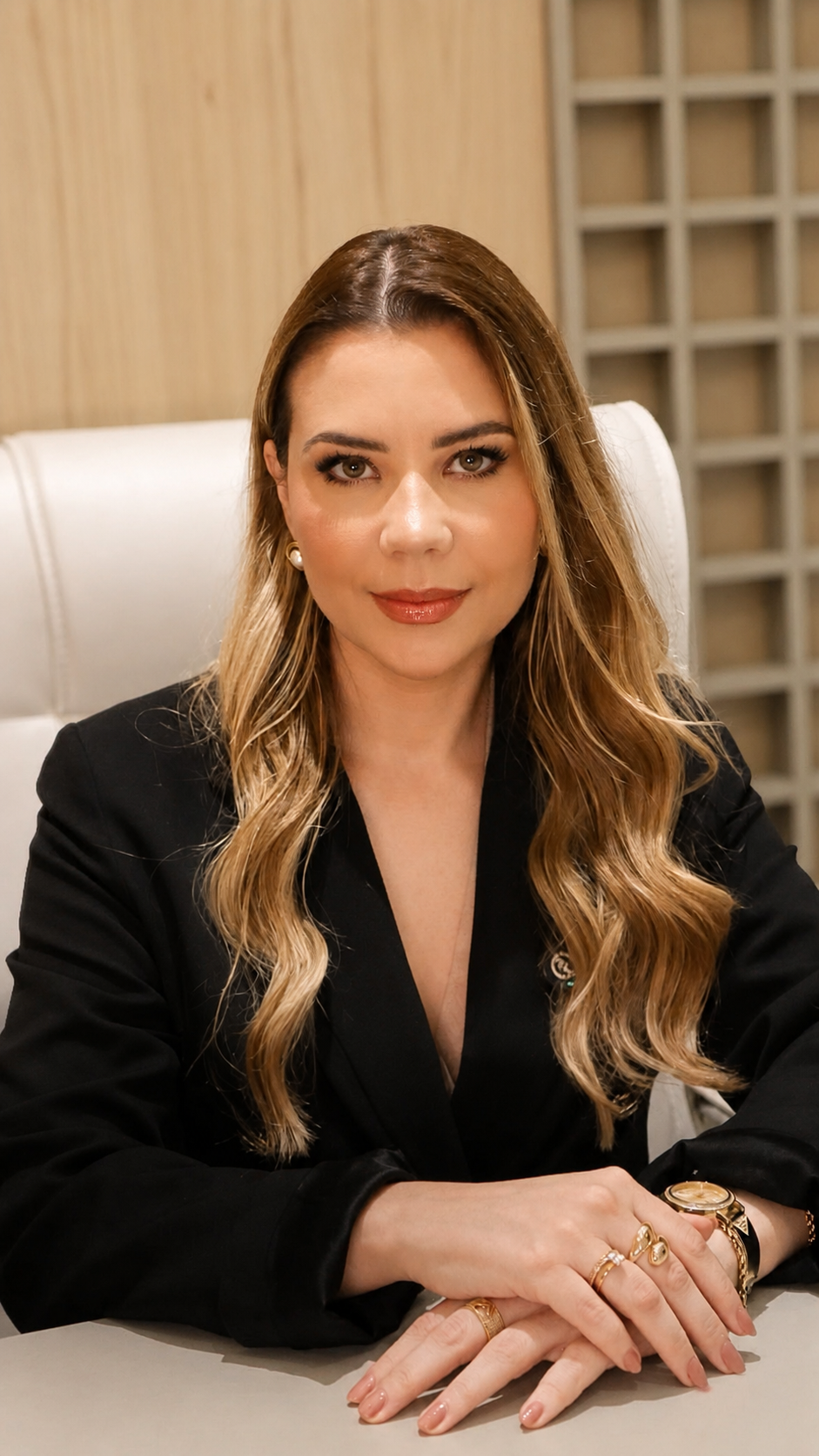 Dra Vanessa Mick atendendo em seu consultório de pneumologia pediátrica em Maringá